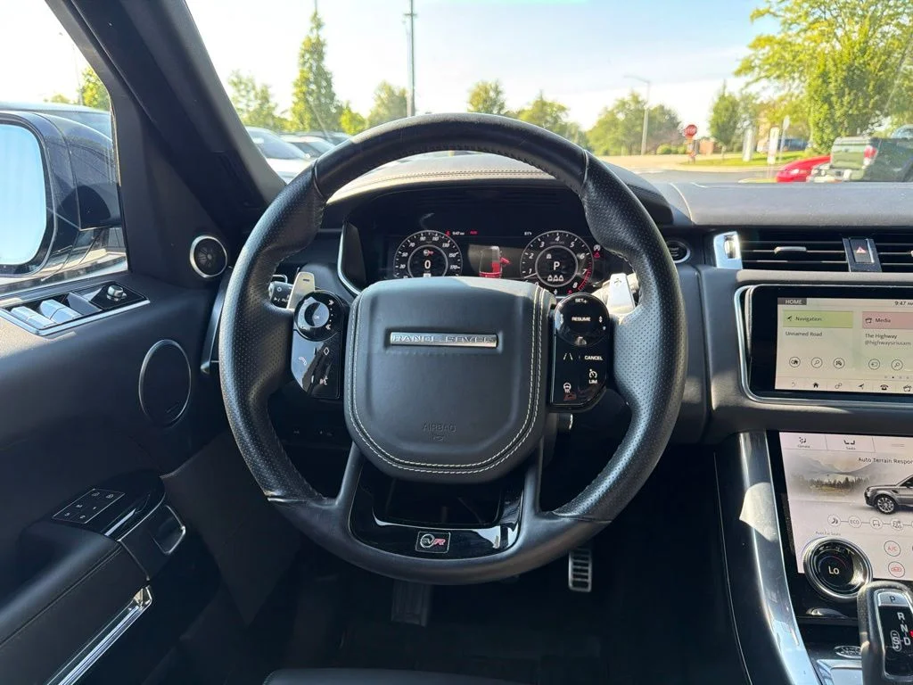 Used 2022 Fuji White Land Rover SVR image 18