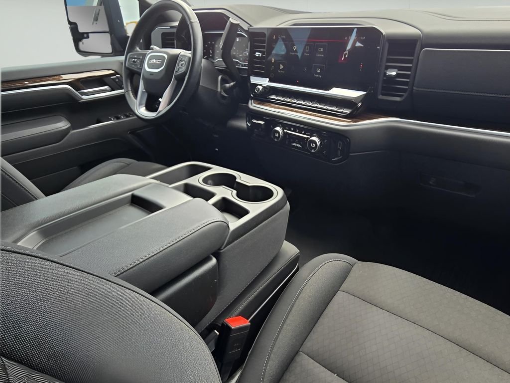 Used 2025 Sterling Metallic GMC SLE image 24