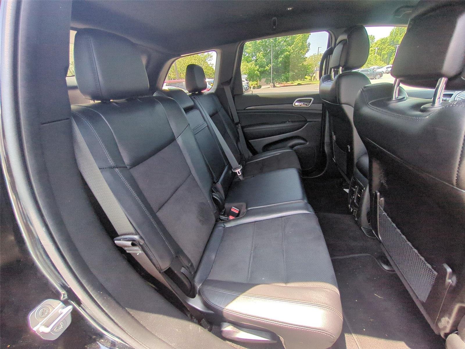 Used 2022 Diamond Black Crystal Pearlcoat Jeep Laredo X image 36