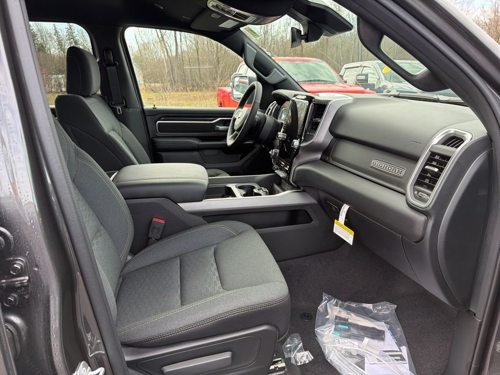 New 2026 Granite Crystal Metallic Clear-Coat Exterior Paint RAM Big Horn/Lone Star image 21