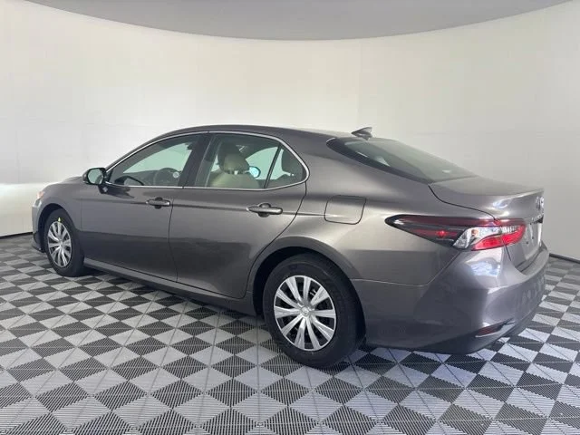 Used 2023  Toyota Hybrid LE image 35