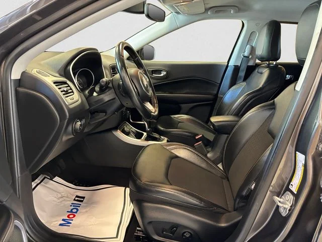 Used 2021 Gray Jeep Latitude image 10