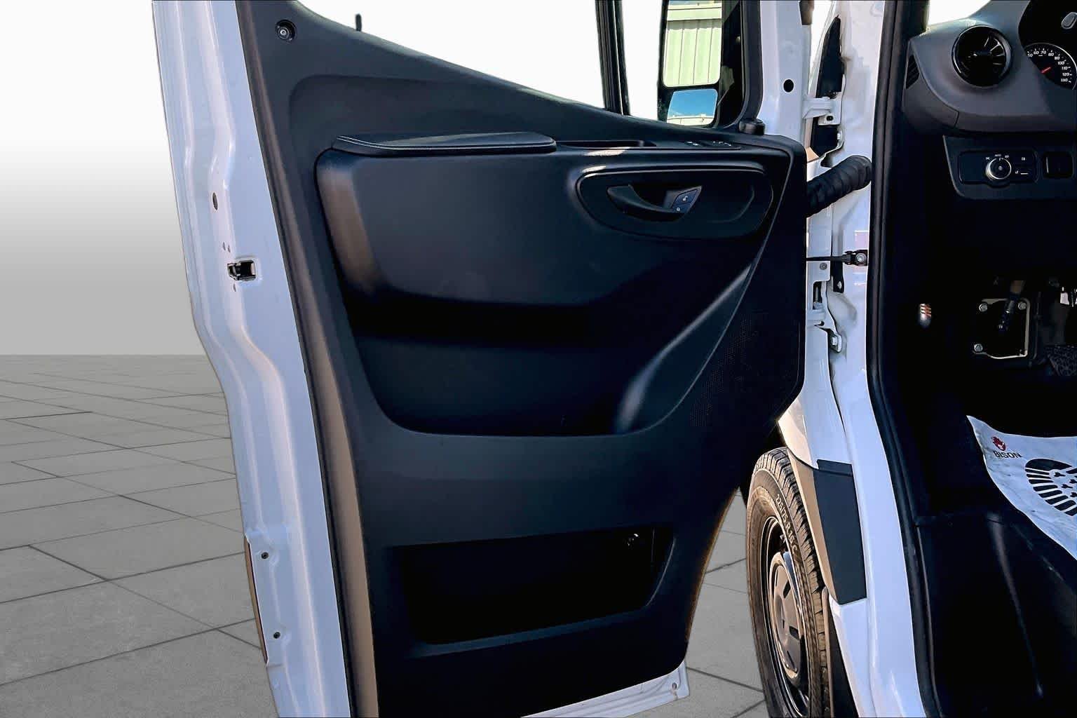 Used 2022 Arctic White Mercedes-Benz  image 22