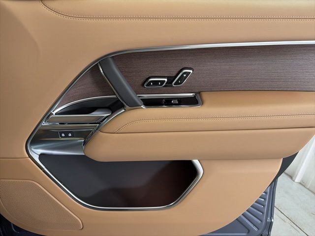 New 2026 Varesine Blue Land Rover SE image 22