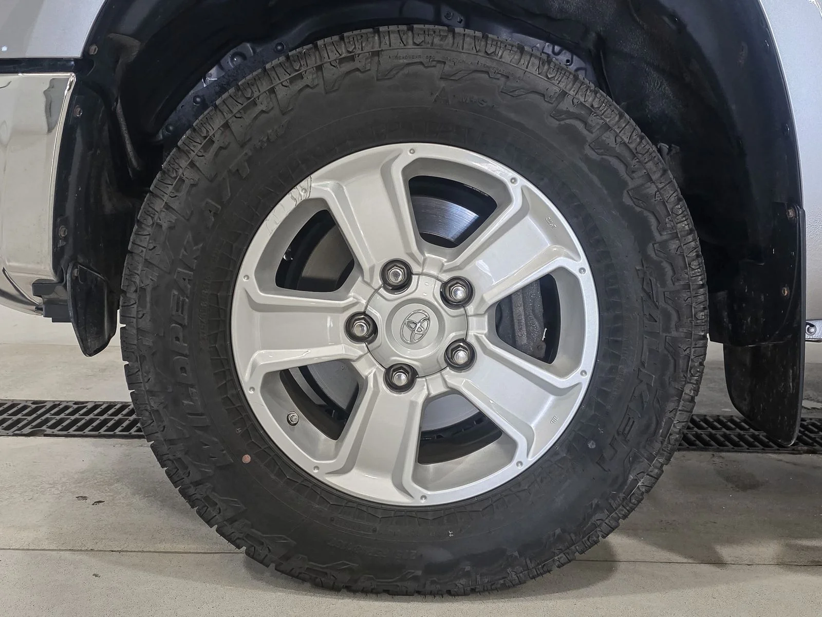 2020 Toyota Tundra SR5 - Photo 17