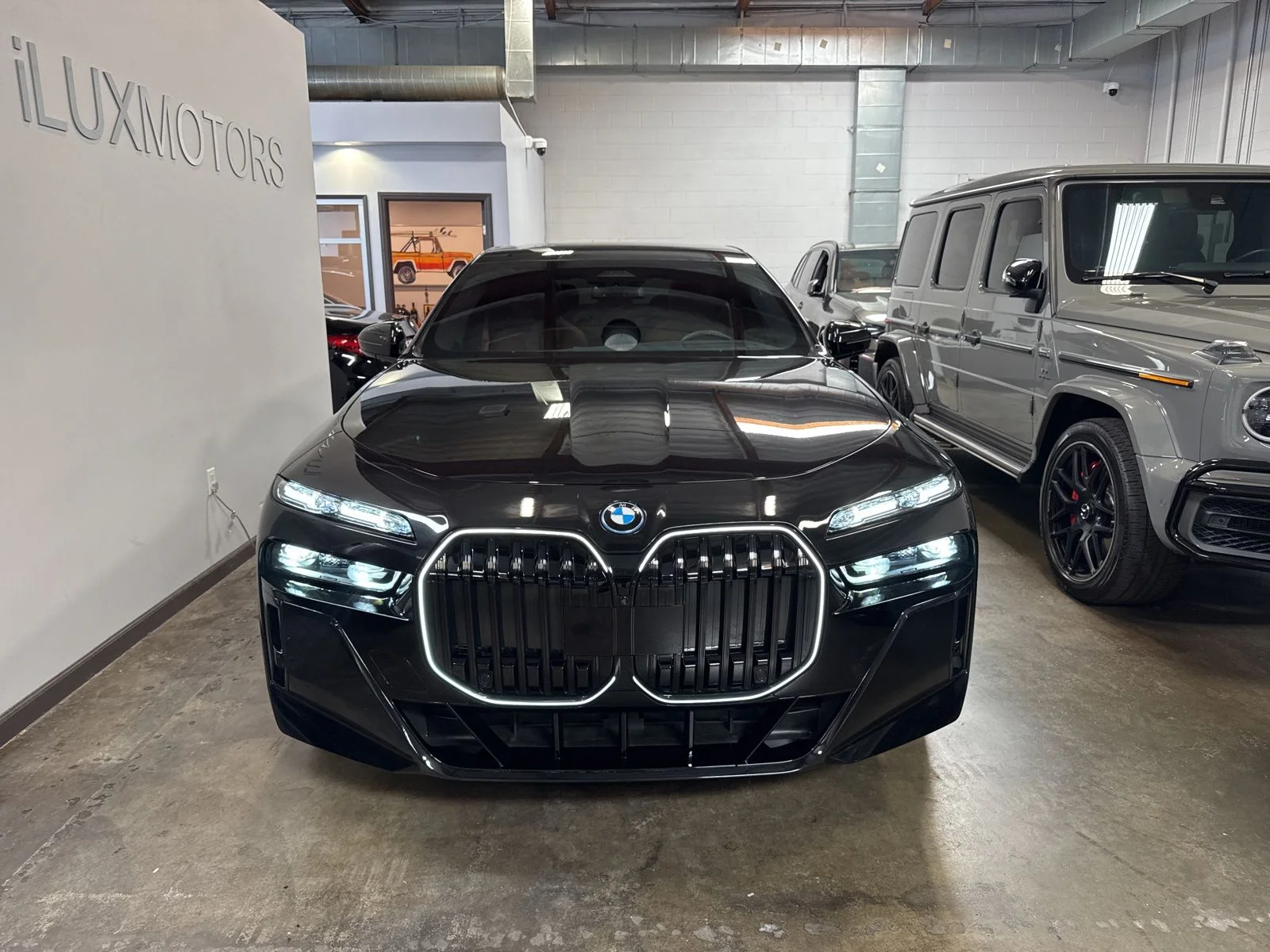 Used 2025 BMW i7 60 with VIN WBY53EJ02SCT71878 for sale in McKinleyville, CA