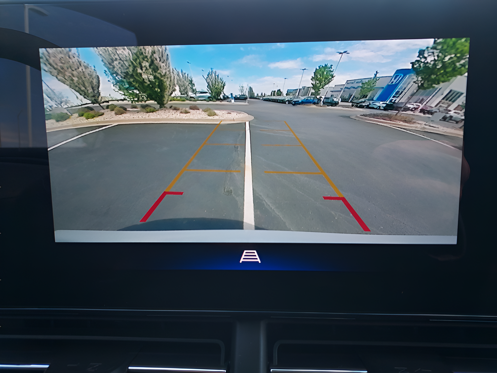 Used 2025 White Chevrolet LT image 18