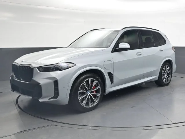 Used 2024 Gray BMW xDrive50e image 10