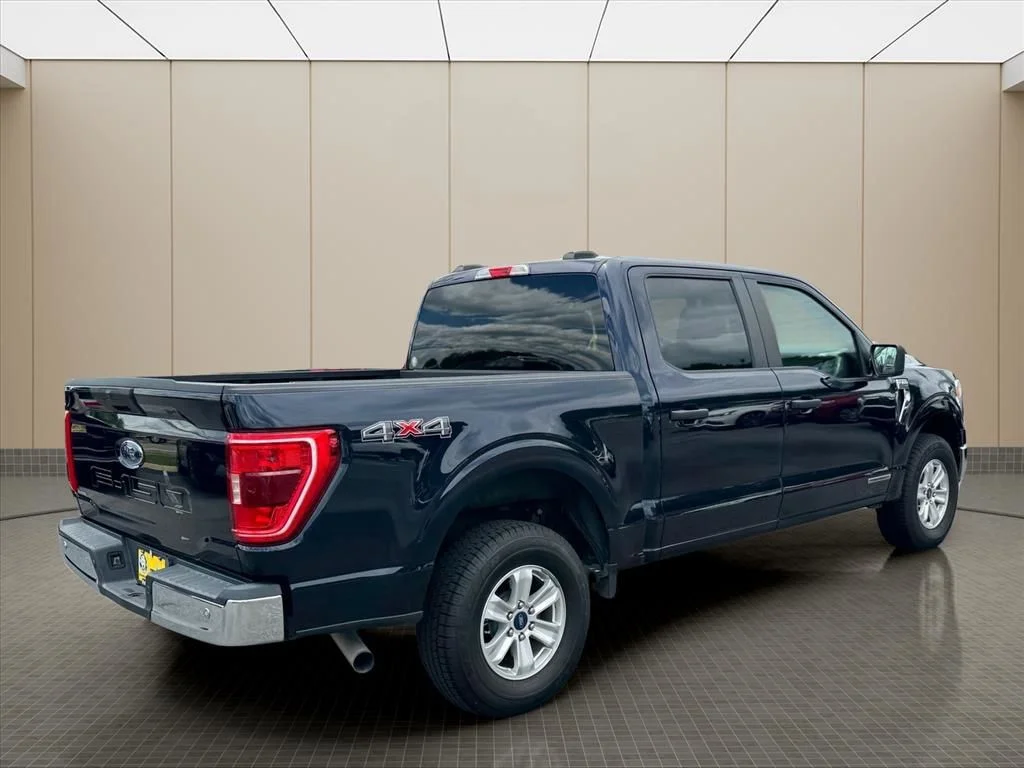 Used 2022 Blue Ford XLT image 3