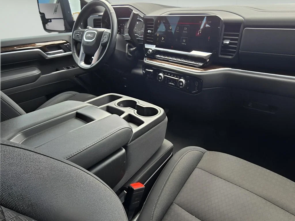 Used 2025 Sterling Metallic GMC SLE image 24
