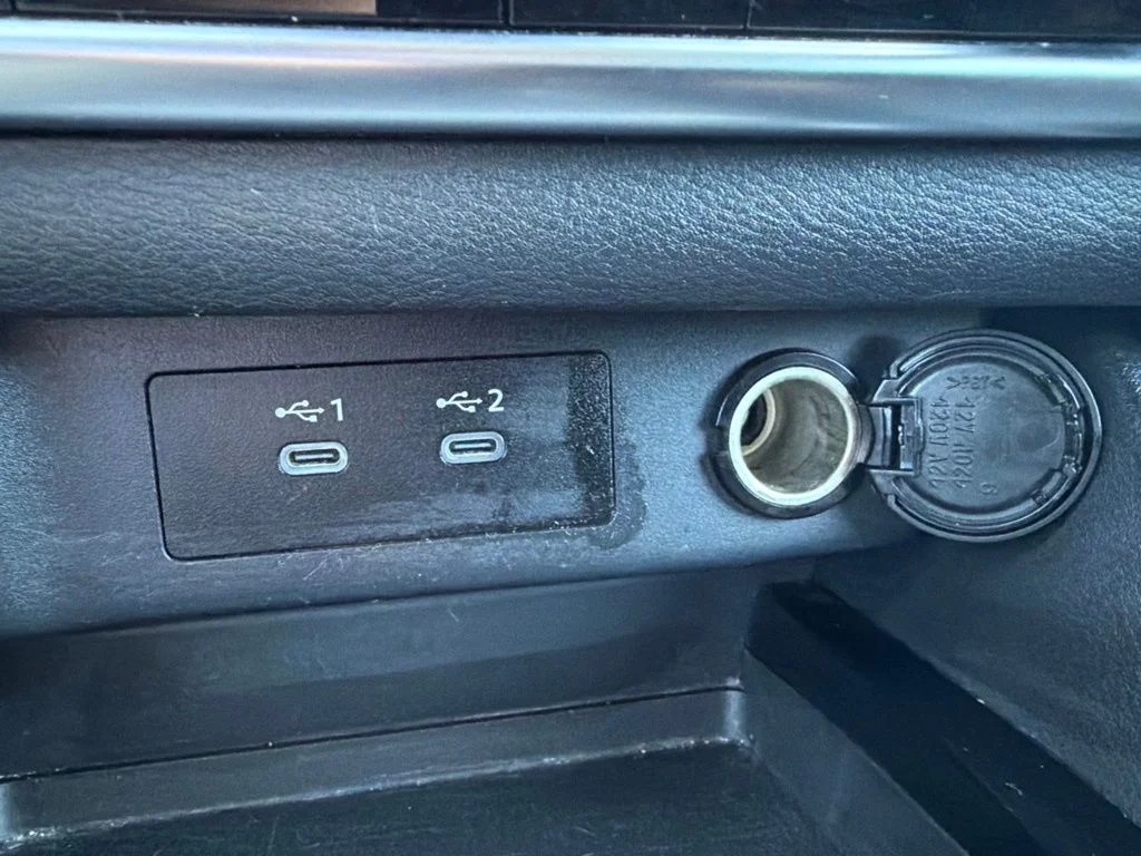 Used 2025 White Pearl Nissan SV image 18