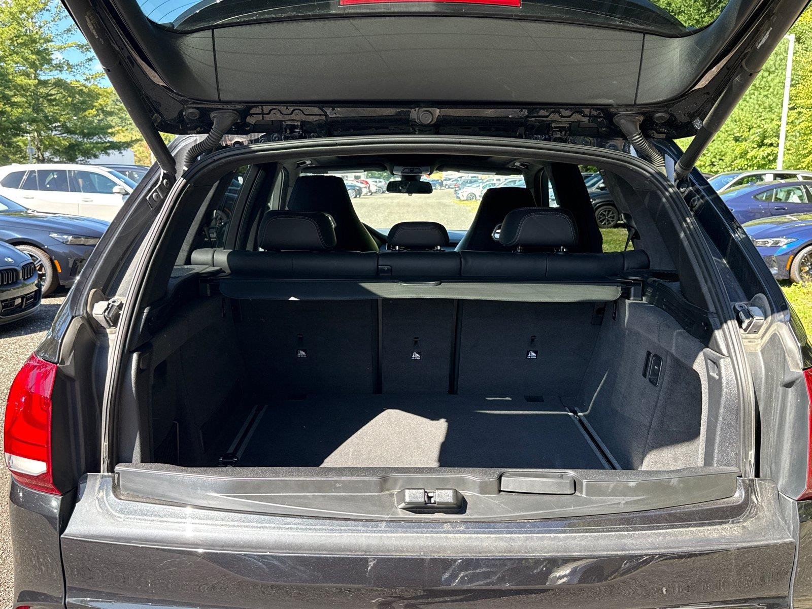 Used 2018 Black Sapphire Metallic BMW  image 25