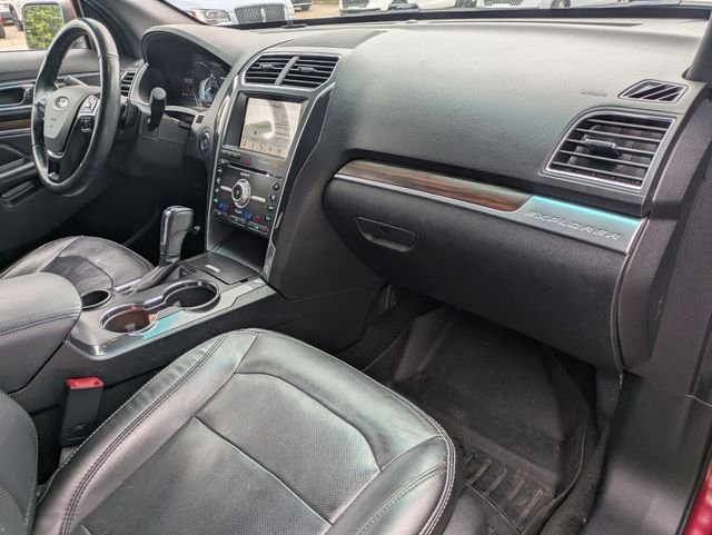 Used 2017 Red Ford Limited image 30
