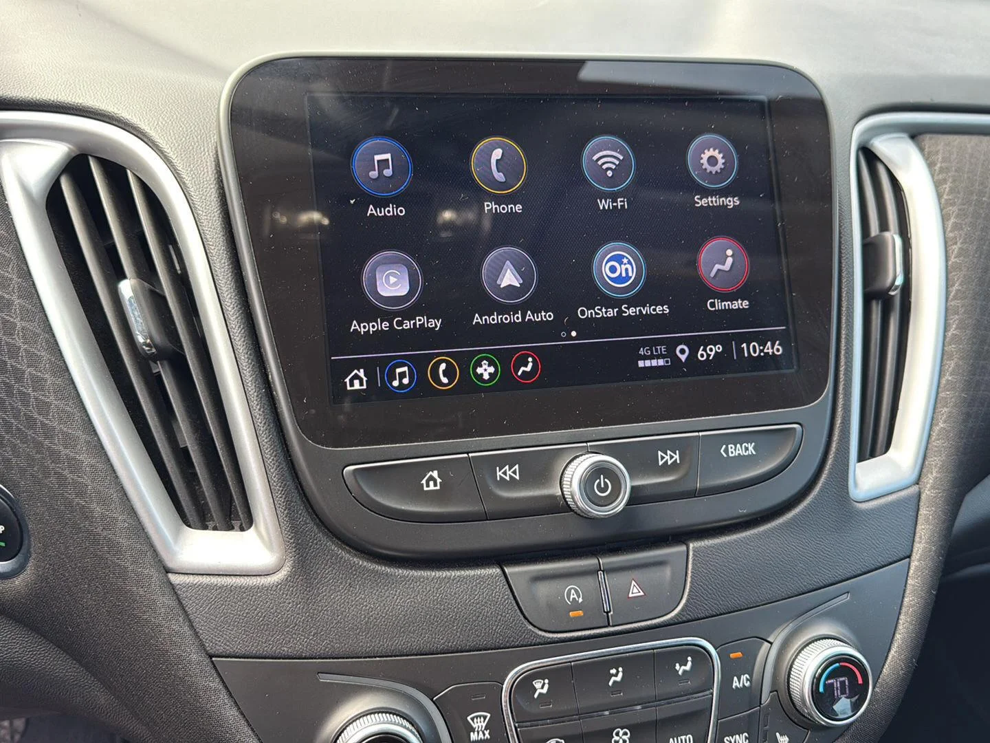 Used 2024 Summit White Chevrolet LT image 6