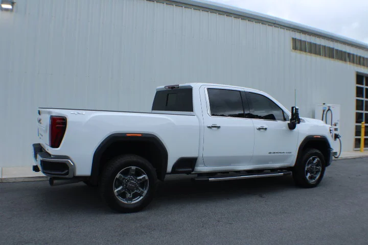 Used 2025 Summit White GMC SLT image 2