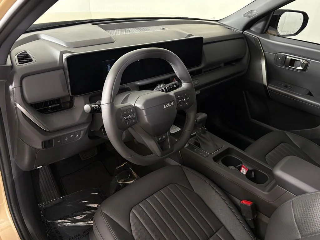 New 2027 Terrain Brown / Black Roof Kia X-Line S image 17