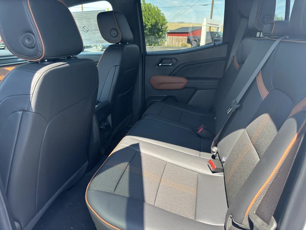2026 GMC Canyon AT4 - Photo 6