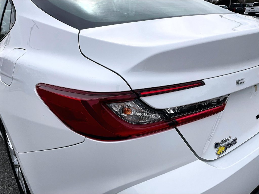 Used 2025 White Toyota LE image 34