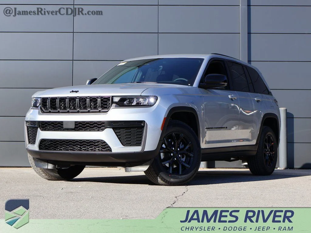 New 2026 Silver Zynith Exterior Paint Jeep Altitude image 1