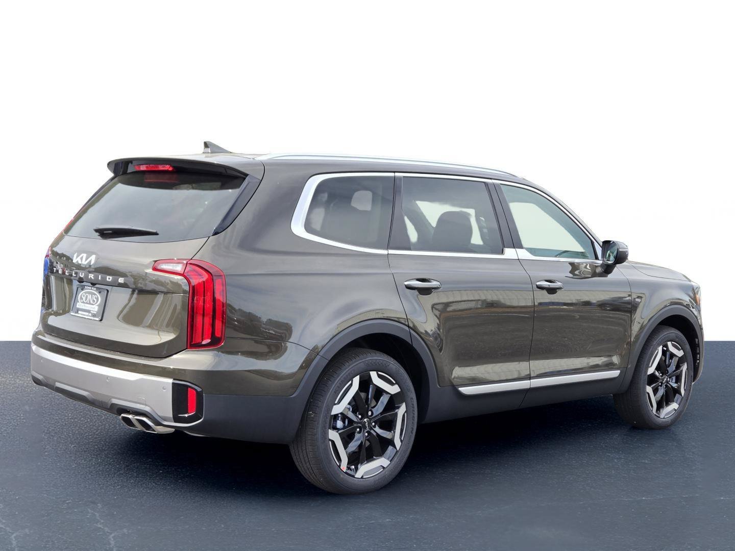 New 2025 Dark Moss Kia S image 8