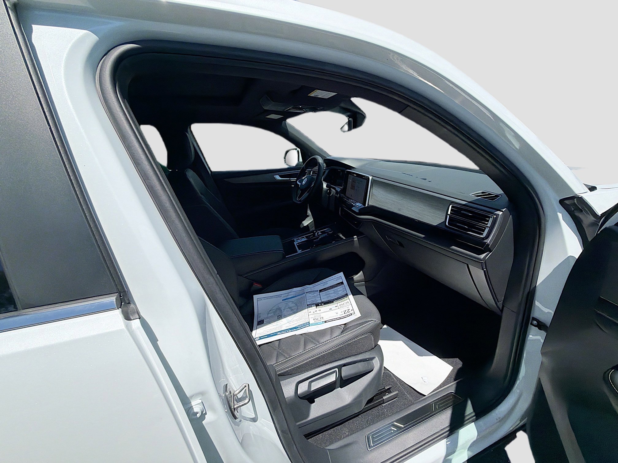 New 2026 White Pearl Volkswagen 2.0T SE w/Technology image 23