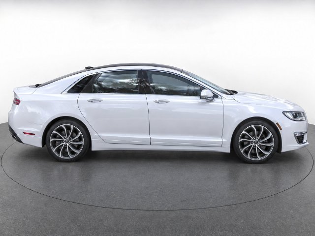 Used 2018 White Lincoln Reserve image 8