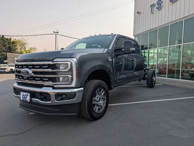 New 2026 Gray Ford Lariat image 7