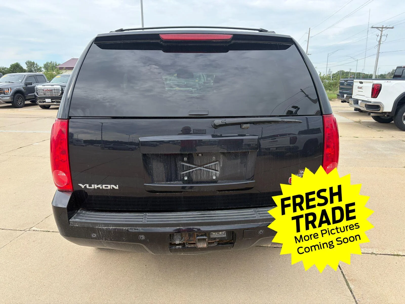 Used 2014 GMC Yukon SLT with VIN 1GKS2CE05ER223509 for sale in Charles City, IA