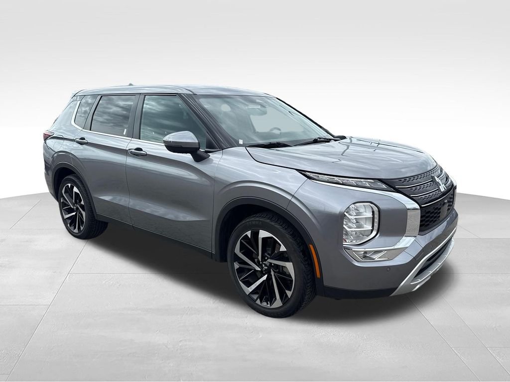 Used 2022 Gray Mitsubishi SE image 7
