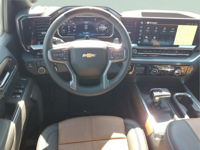 New 2026 Polar White Tricoat Chevrolet High Country image 4