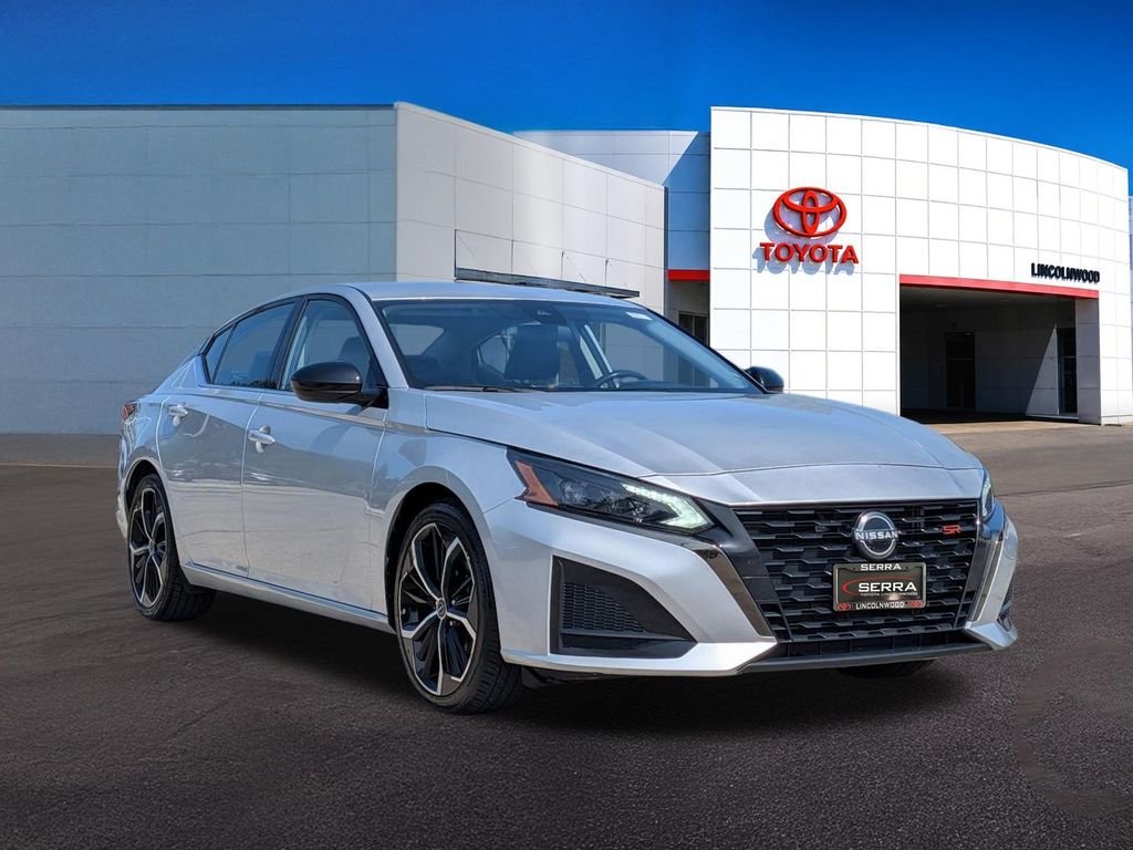 Used 2024 Silver Nissan 2.5 SR image 7