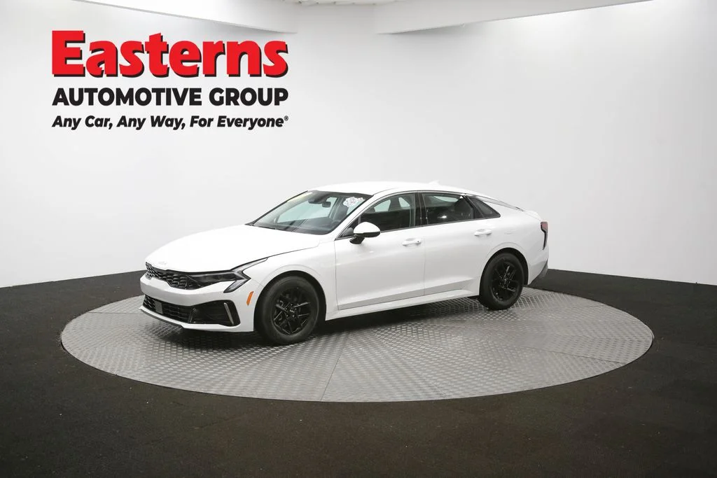 Used 2025 White Kia LXS image 58