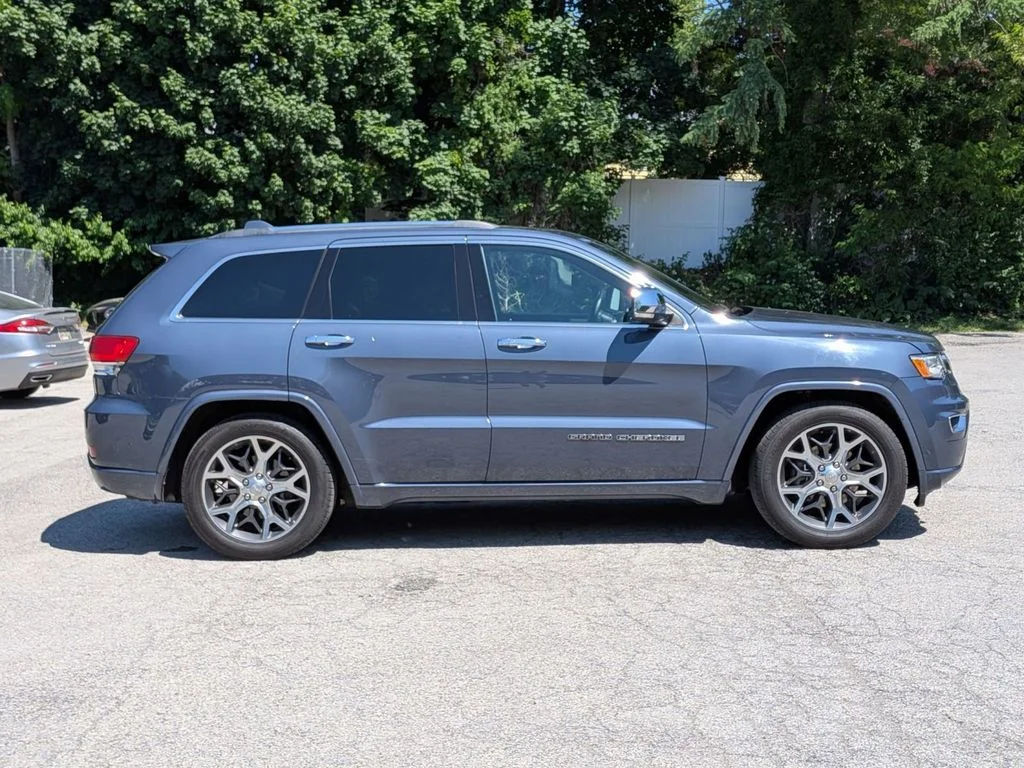 Used 2019 Blue Jeep Overland image 2