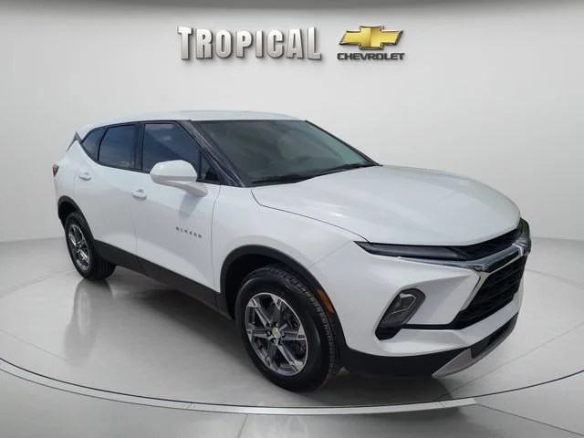 New 2026 Summit White Chevrolet 2LT image 7