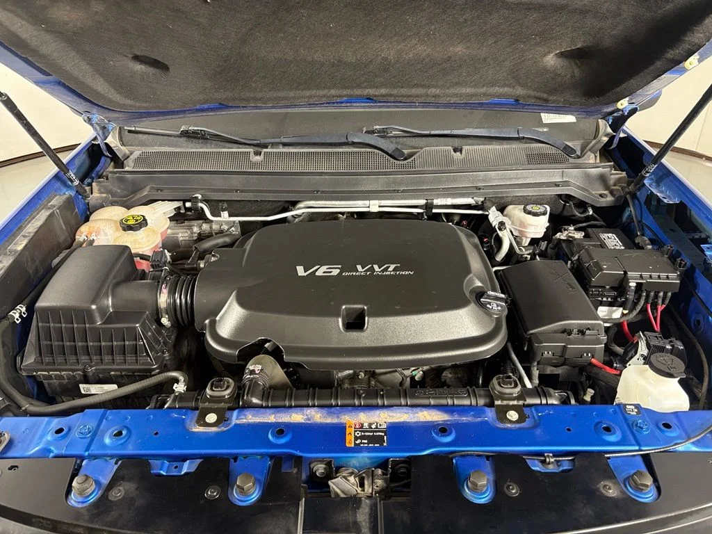 Used 2022 Blue Chevrolet ZR2 image 41