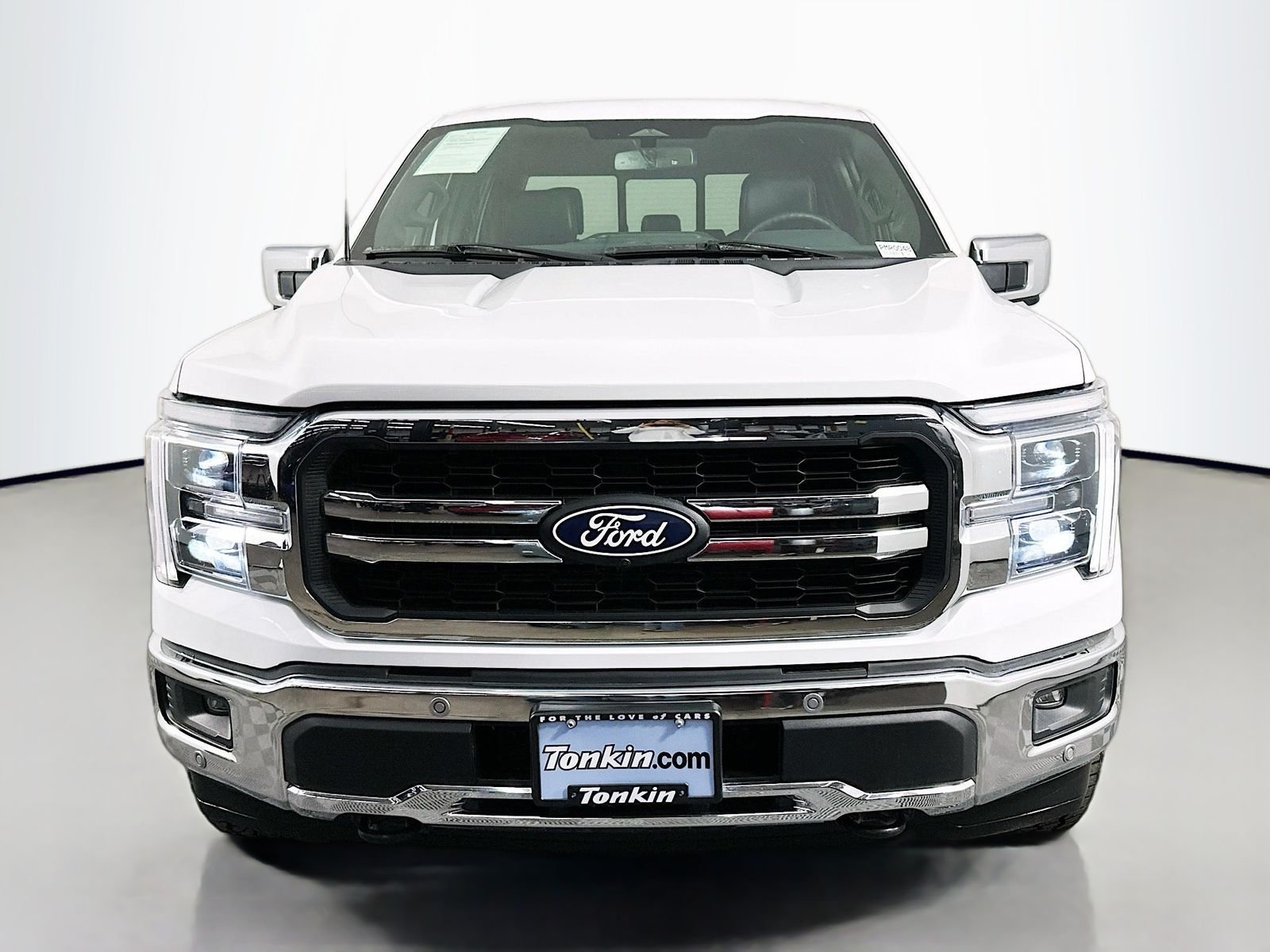 Used 2025 Oxford White Ford Lariat image 2