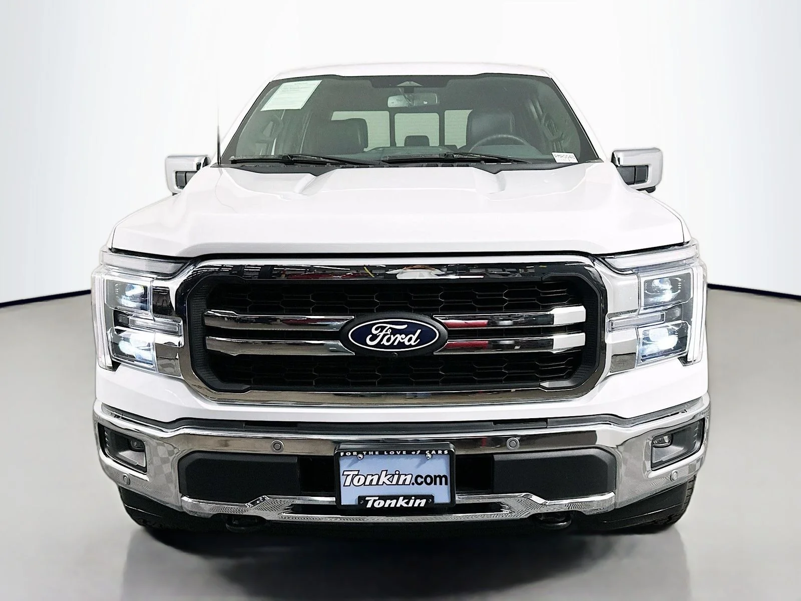Used 2025 Oxford White Ford Lariat image 2