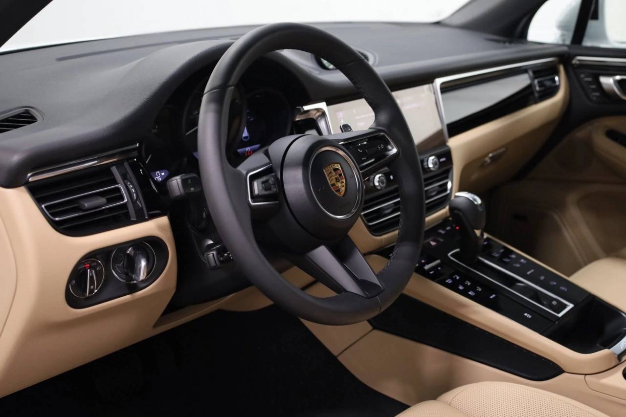 Used 2026 Carrara White Metallic Porsche  image 4