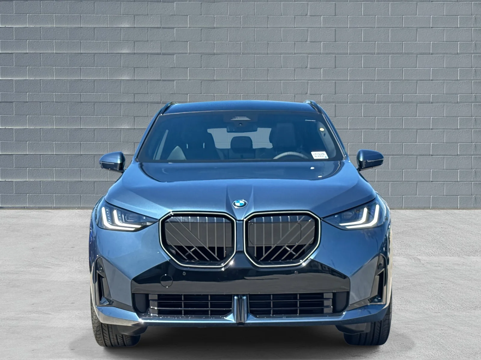 New 2026 Arctic Race Blue metallic BMW 30 xDrive image 2