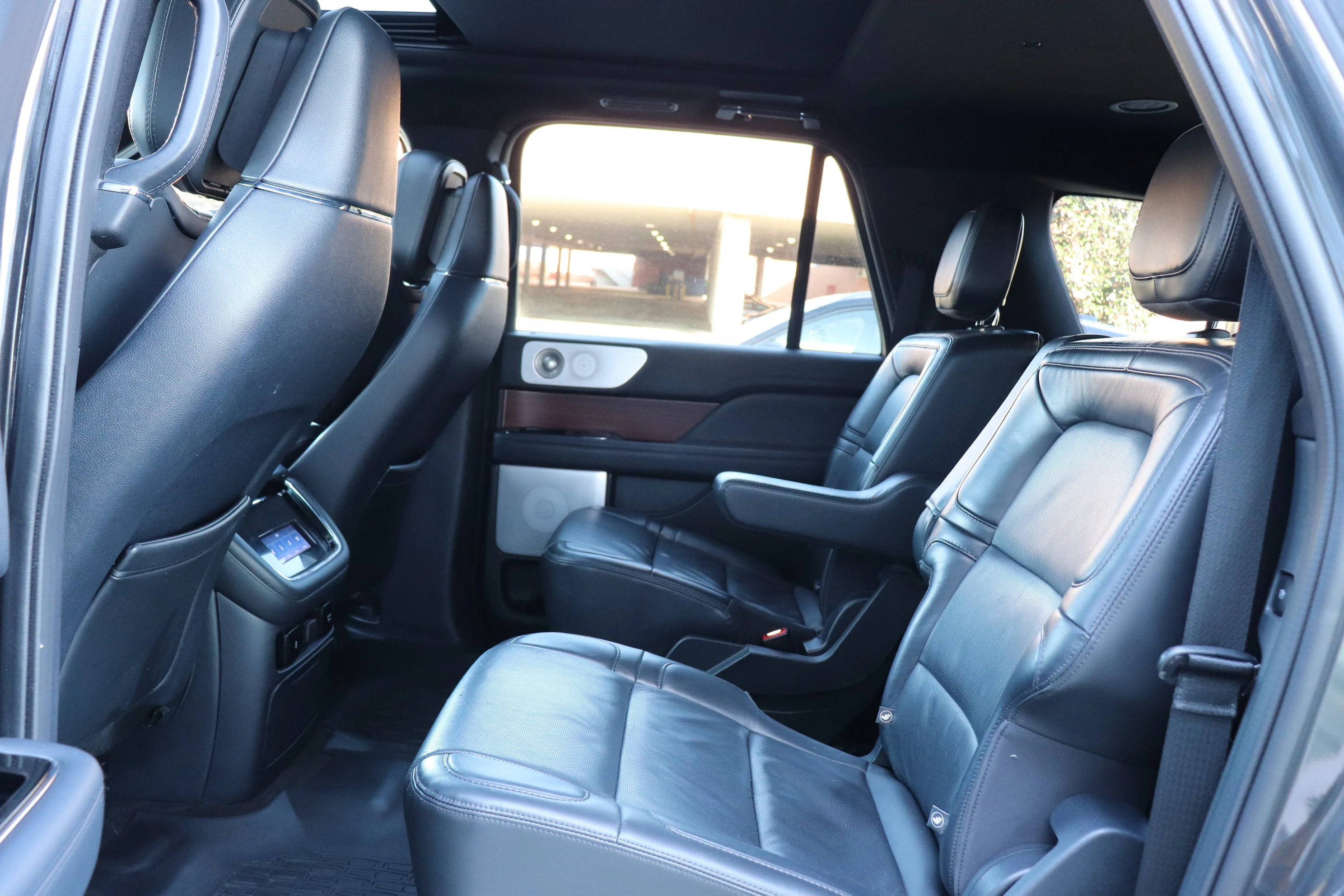 Used 2023 Black Lincoln Reserve image 14