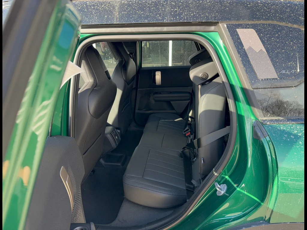 New 2026 British Racing Green IV Metallic MINI Signature Plus image 6