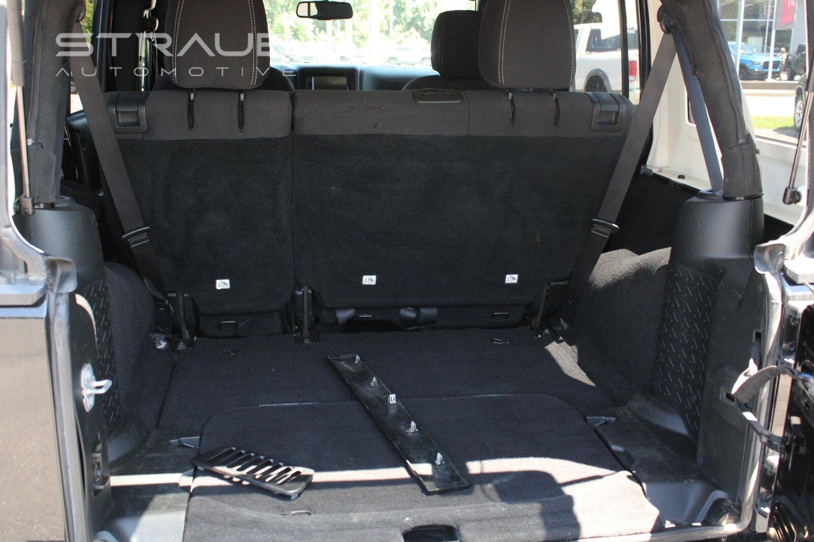 Used 2017 Black Clearcoat Jeep Rubicon image 9