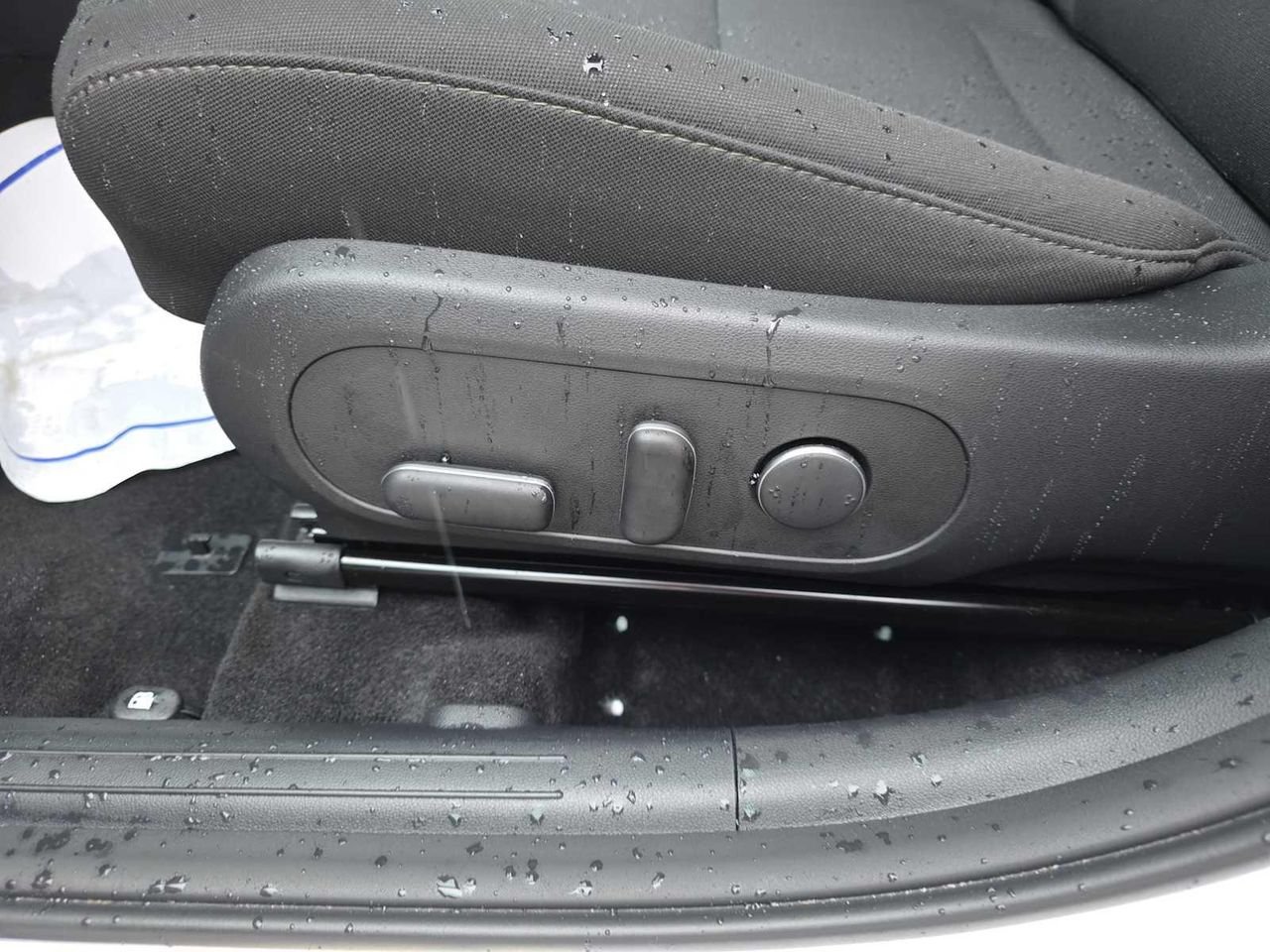 2025 Hyundai Kona SEL Convenience - Photo 18