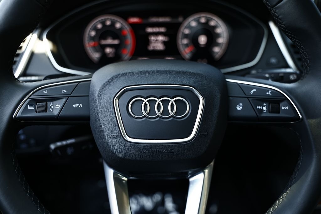 Used 2023 Florett Silver Metallic Audi 40 Premium Plus image 31