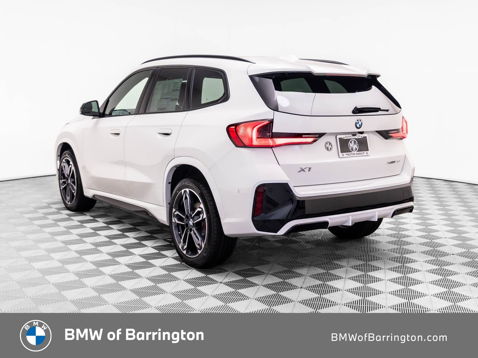 New 2026 Alpine White BMW xDrive28i image 3