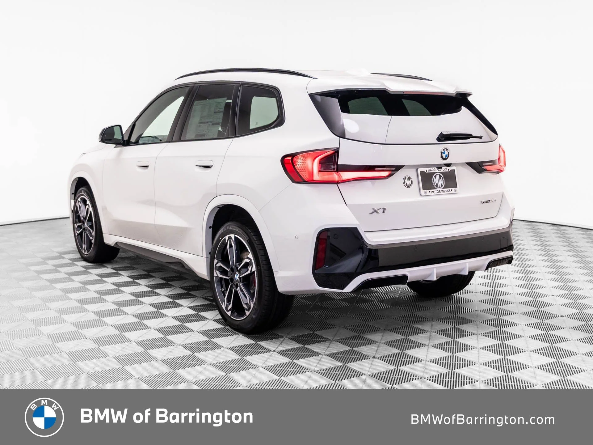 New 2026 White BMW xDrive28i image 3
