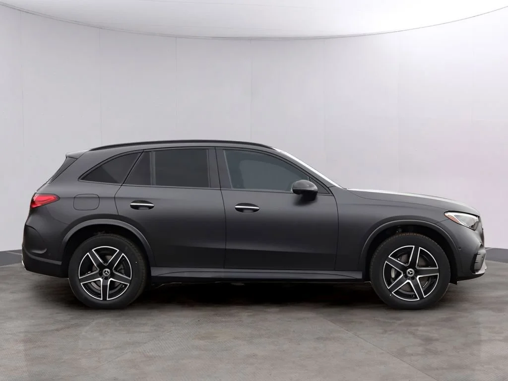 New 2026 MANUFAKTUR exclusive graphite grey magno Mercedes-Benz GLC 300 image 46