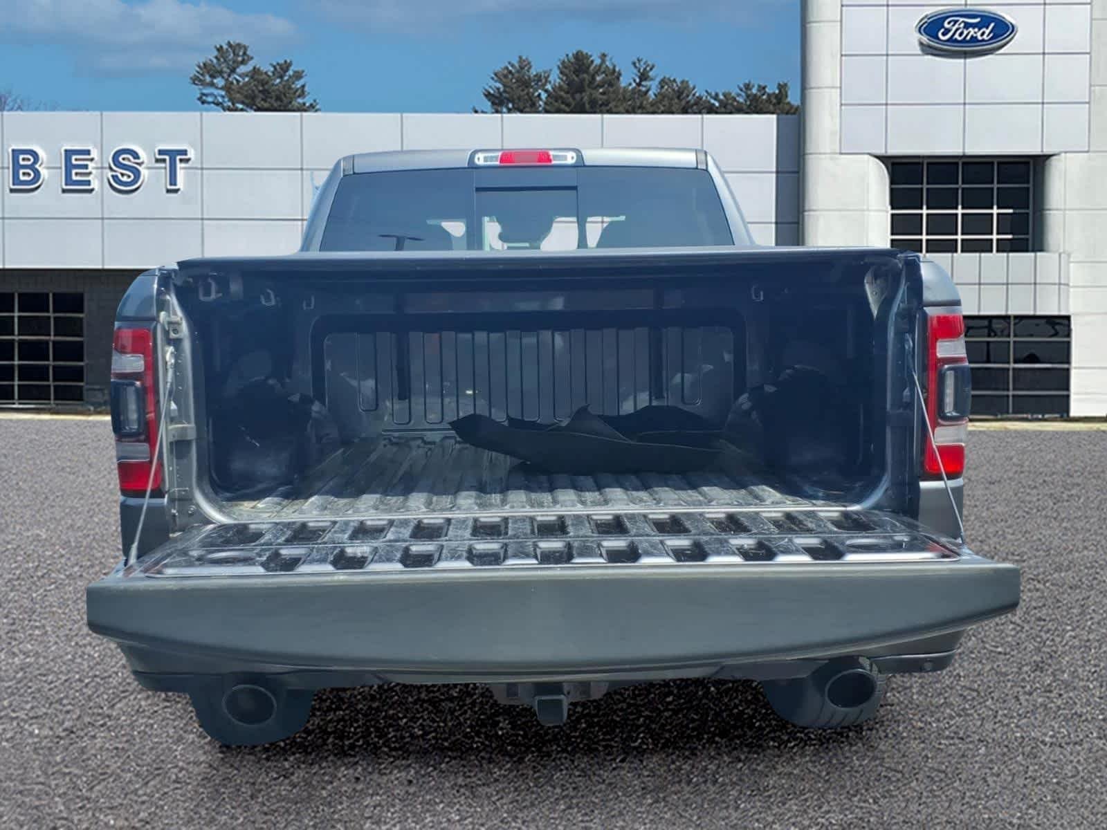 Used 2021 Granite Crystal Metallic Clearcoat Ram Laramie image 6