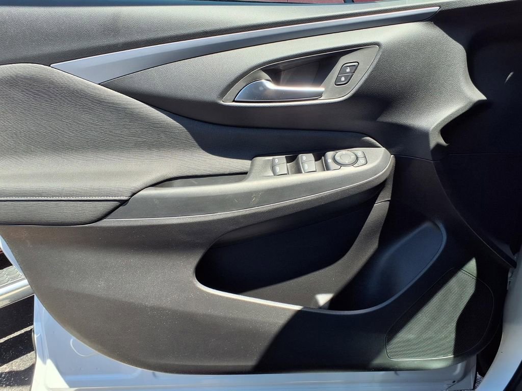 New 2026 Summit White Buick Preferred image 10