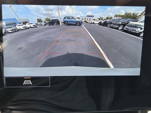 Used 2023 White Chevrolet Stingray image 19